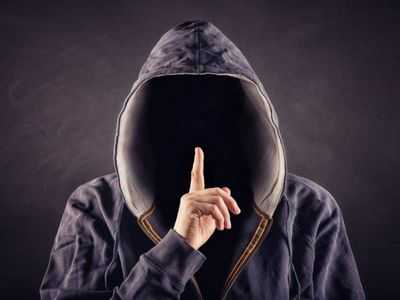 Замаскированные каракатицы используют электрическую скрытность: в дополнение к визуальному камуфляжу используется электрическая маскировка