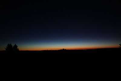 Титан светится в сумерках и на рассвете